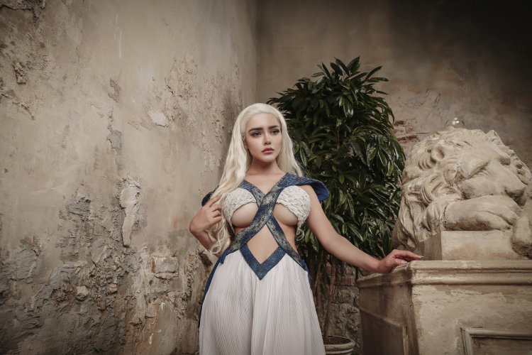 Kalinka Fox Cosplay Daenerys