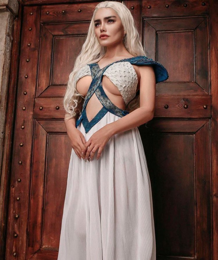 Kalinka Fox Cosplay Daenerys