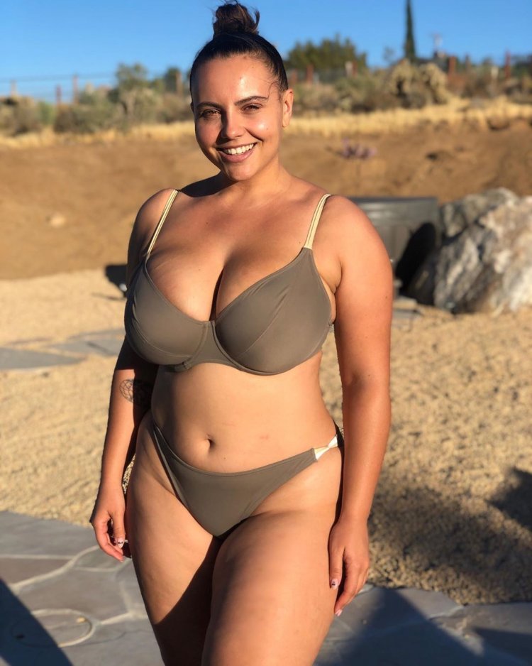 Sarah Jay in Microbikini