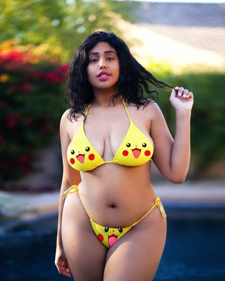 Fat women in swimsuits amateur