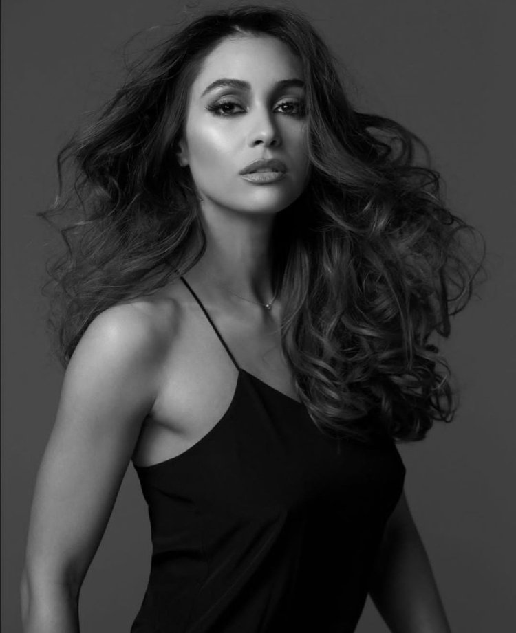 Lindsay Morgan Comic Con