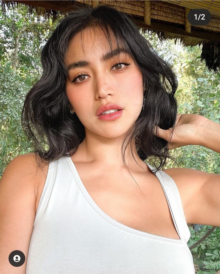 Jessica Iskandar Menyusui