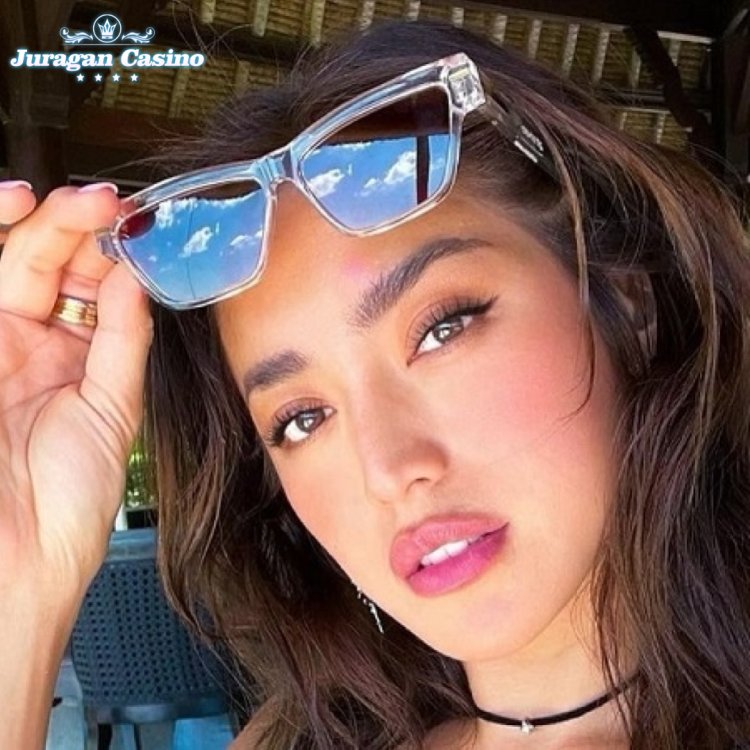 Grace ISKANDAR MODEL