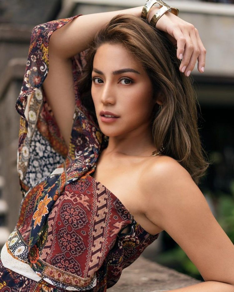 Grace ISKANDAR MODEL