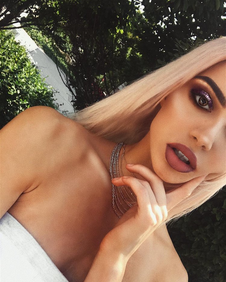 Kristen Hancher Selfie