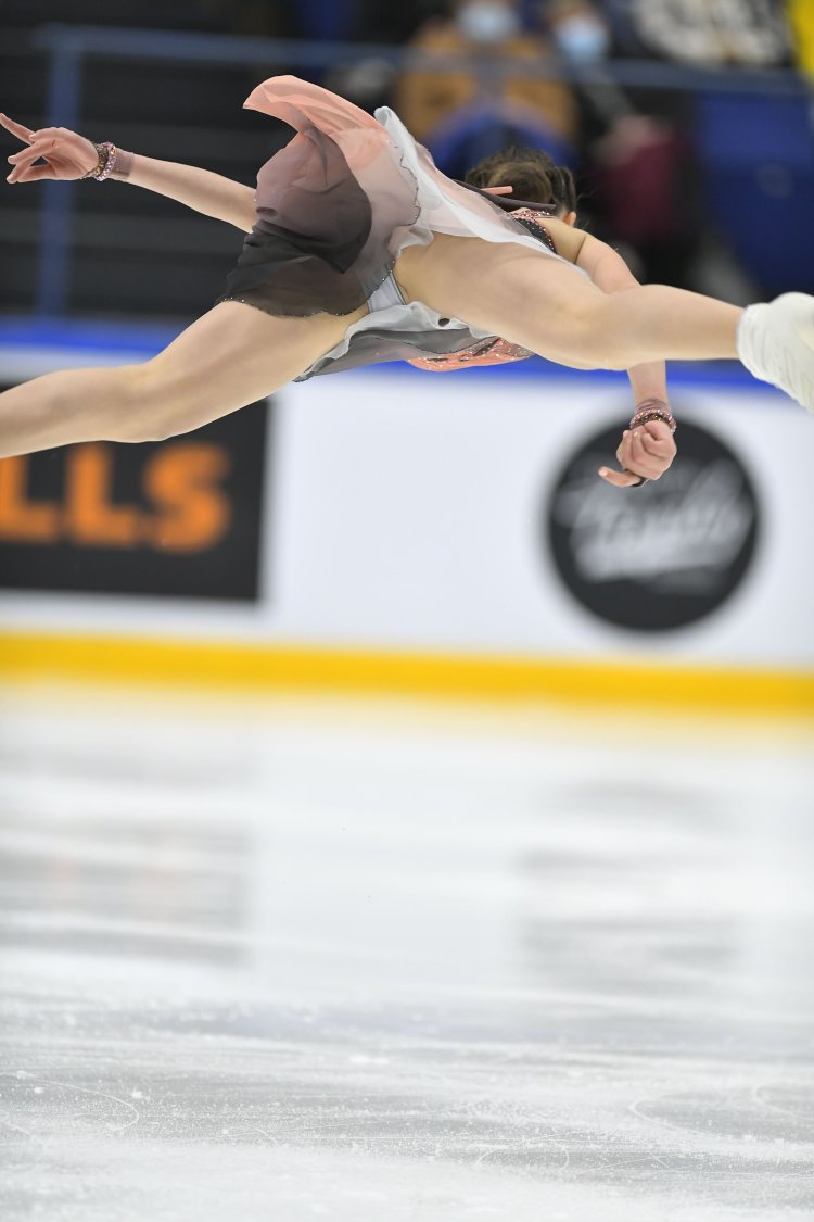 Camila Valieva skater