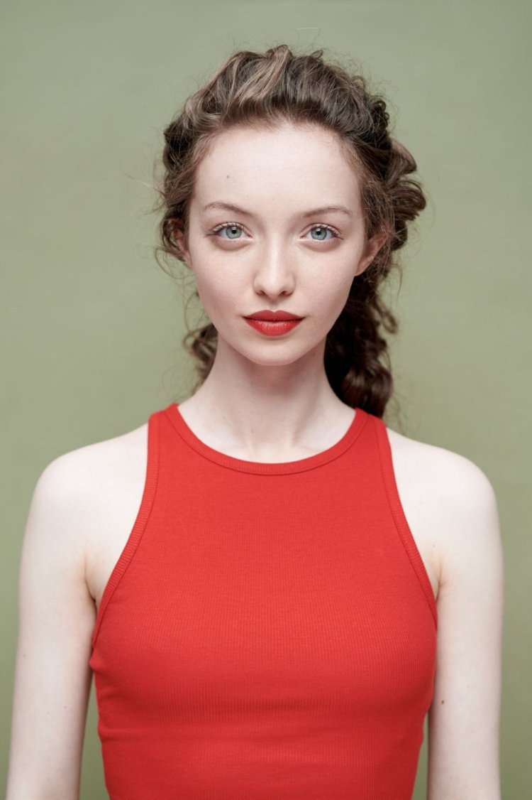 Noemi Schmidt Versailles