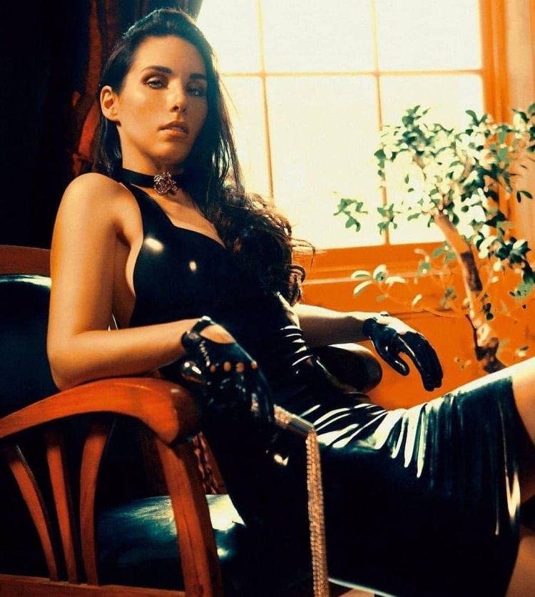 Dominatrix Erica Jane