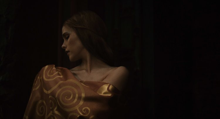 Isabelle Lucas Maxim