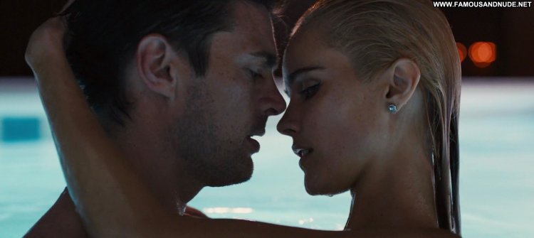 Isabelle Lucas Transformers bed stage