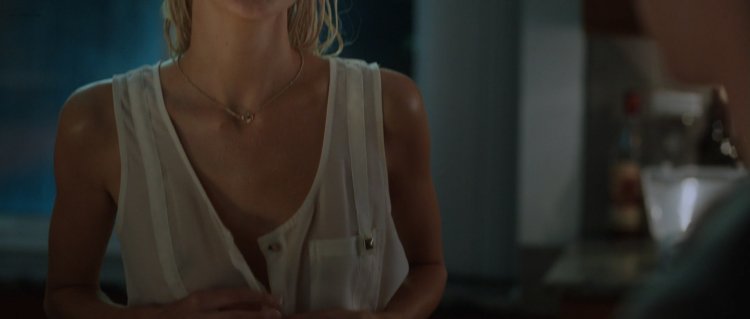 Isabelle Lucas is naked