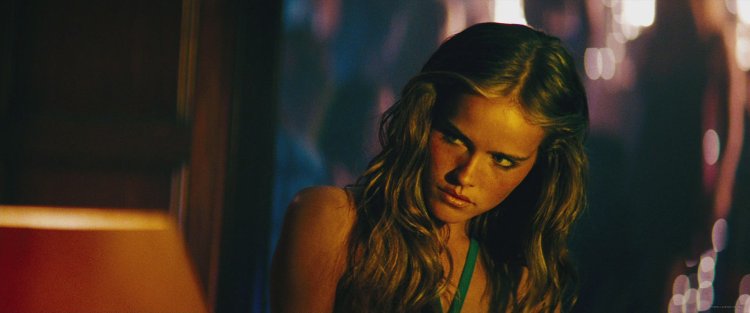 Isabelle Lucas Transformers