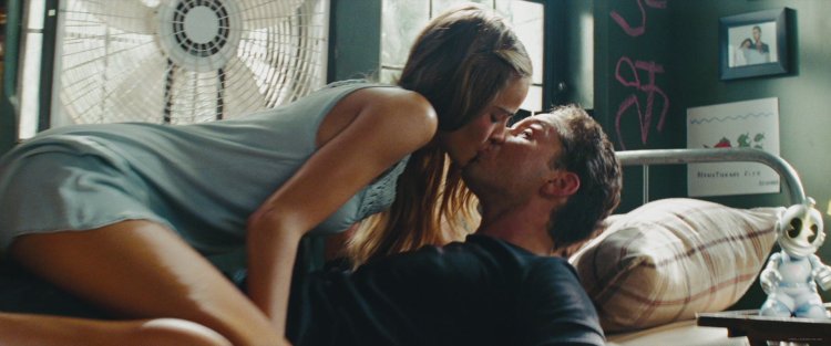 Isabelle Lucas Transformers