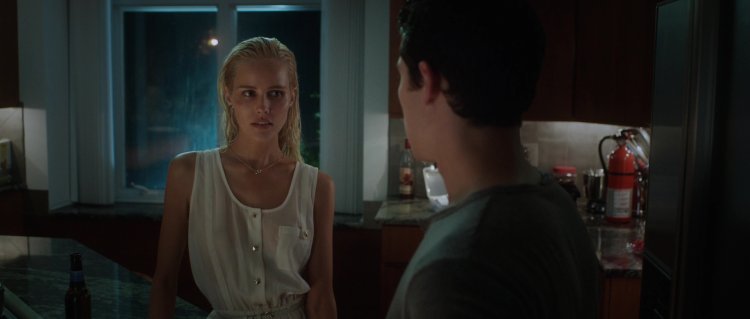 Lucas, Isabelle is more careful