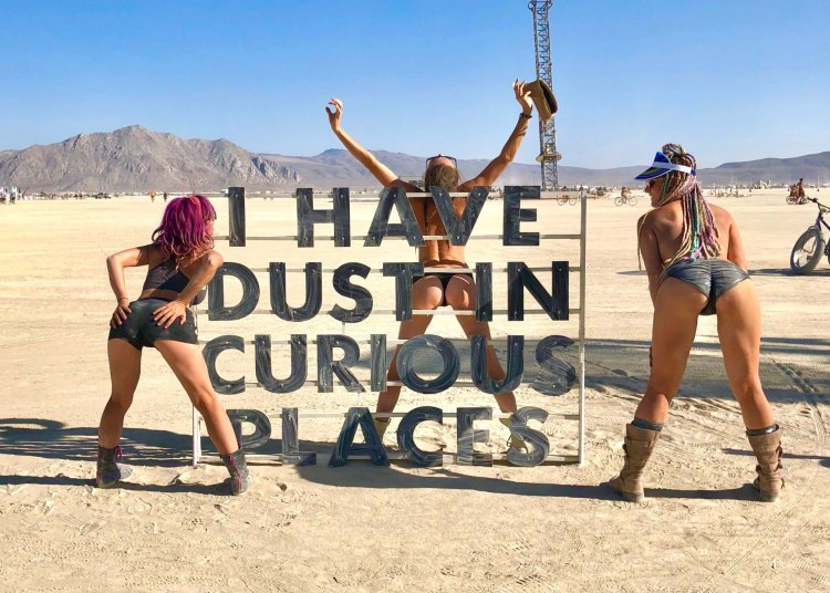 Berning Meng Yoga naked