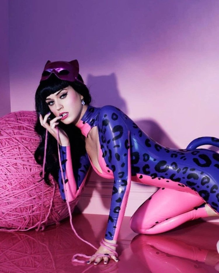 Katty West's Feet Wikifeet X