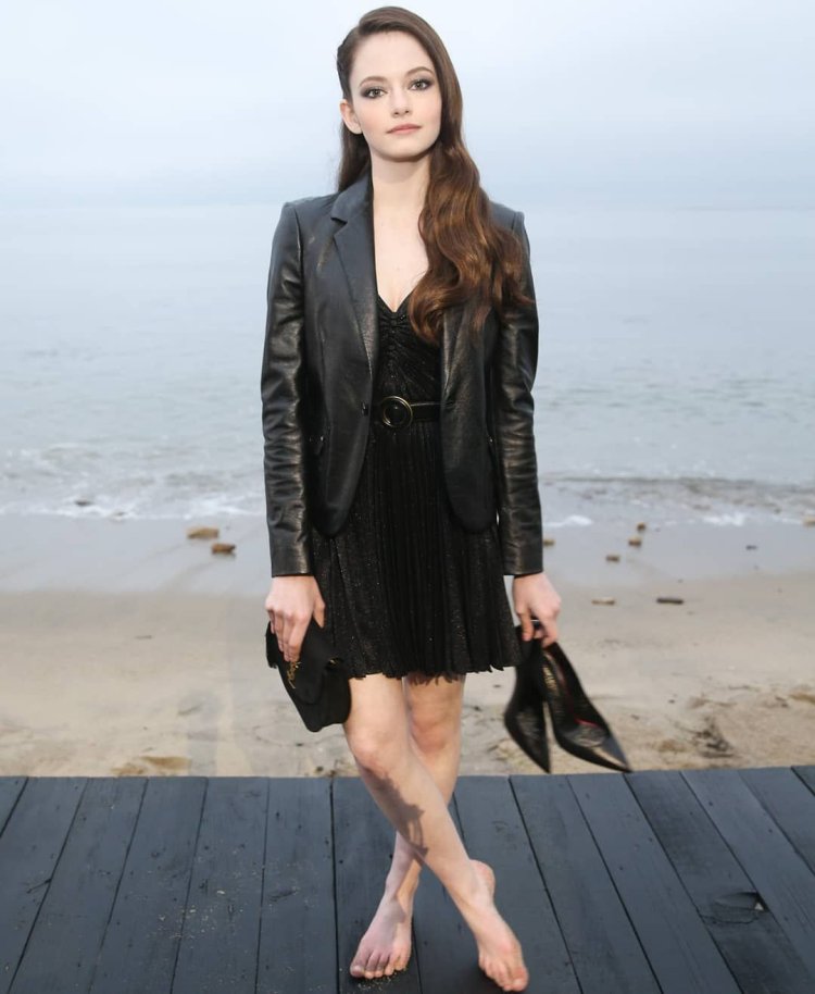 Mackenzie Foy 2020 legs