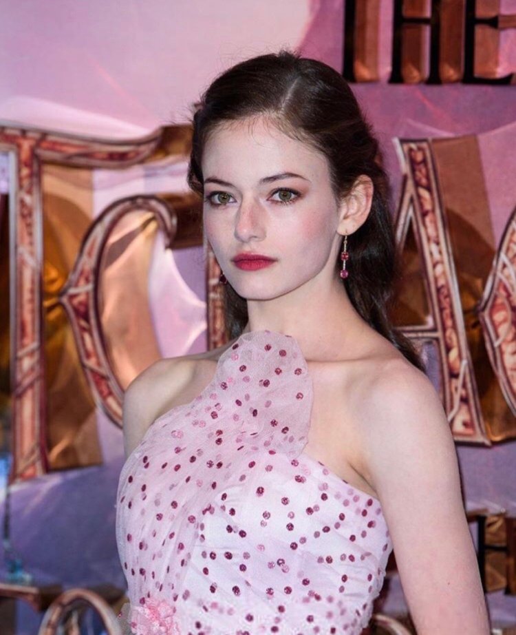 Mackenzie foy is stripping