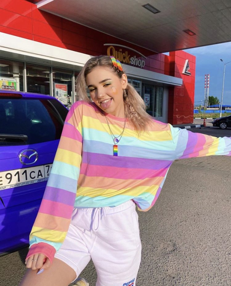 Eva Miller in black style