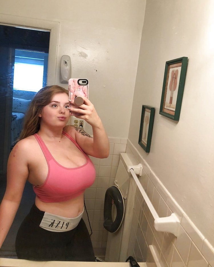 Model Ashley Bridges