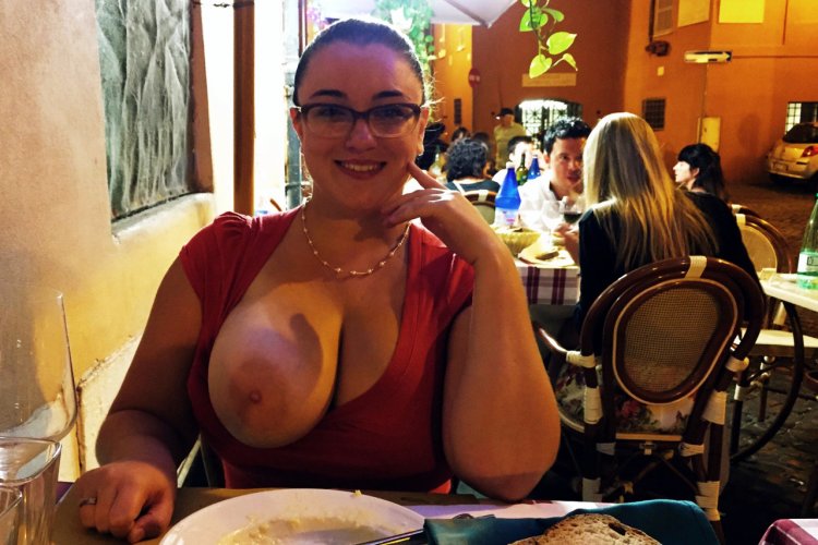 Tiffany Cappotelli Showed Boobs in Public