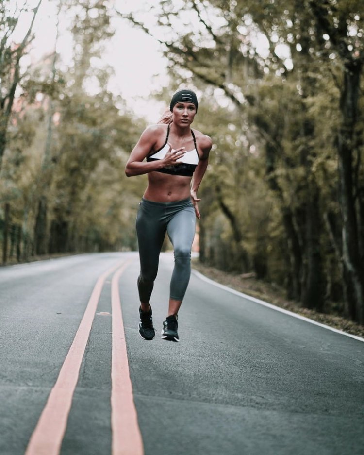 Polina Knorosis with a sixth jump