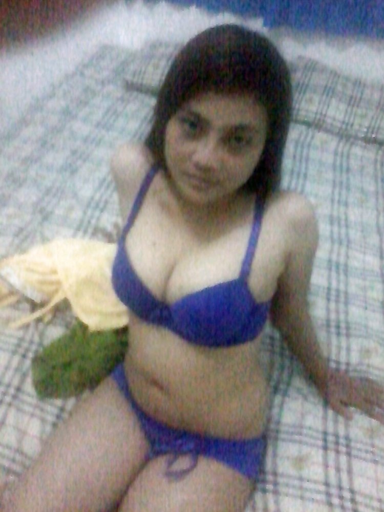 Indonesia Girls breasts