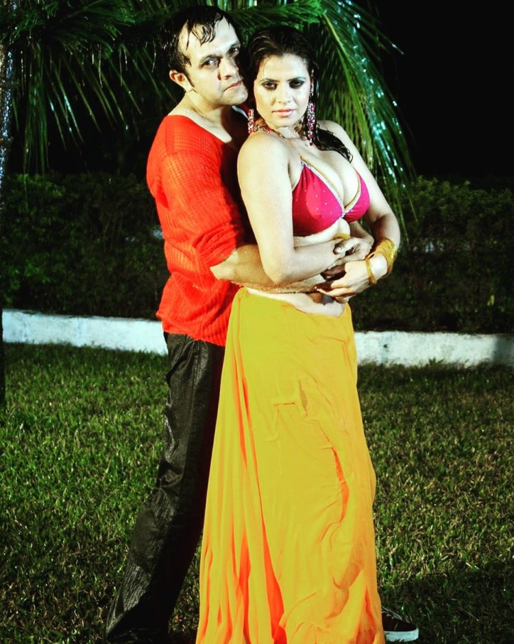 Sapna Sappu Boobs Nipple Show in Madam Movie