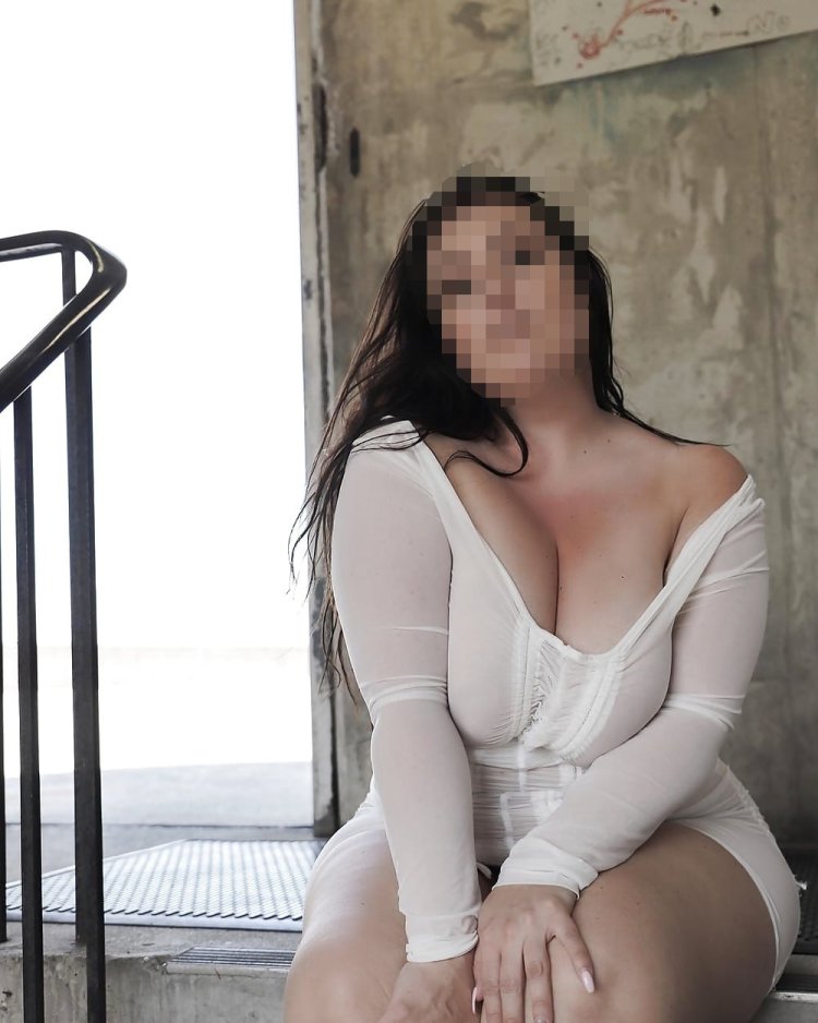 Model Saiz Plus Amber Nova