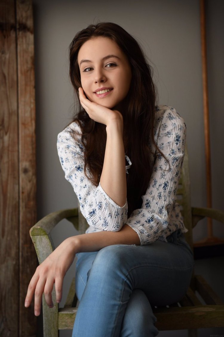 Model: Alisa I (Alisa Amore, Jessica Albanka