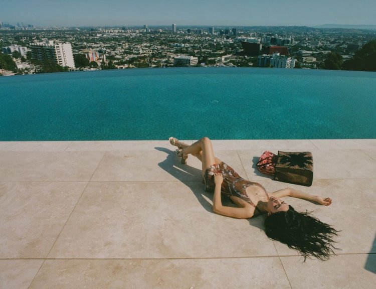 Jenna Ortega bed scenes