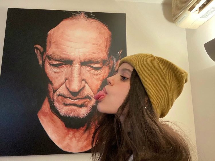 Jenna Ortega on the street