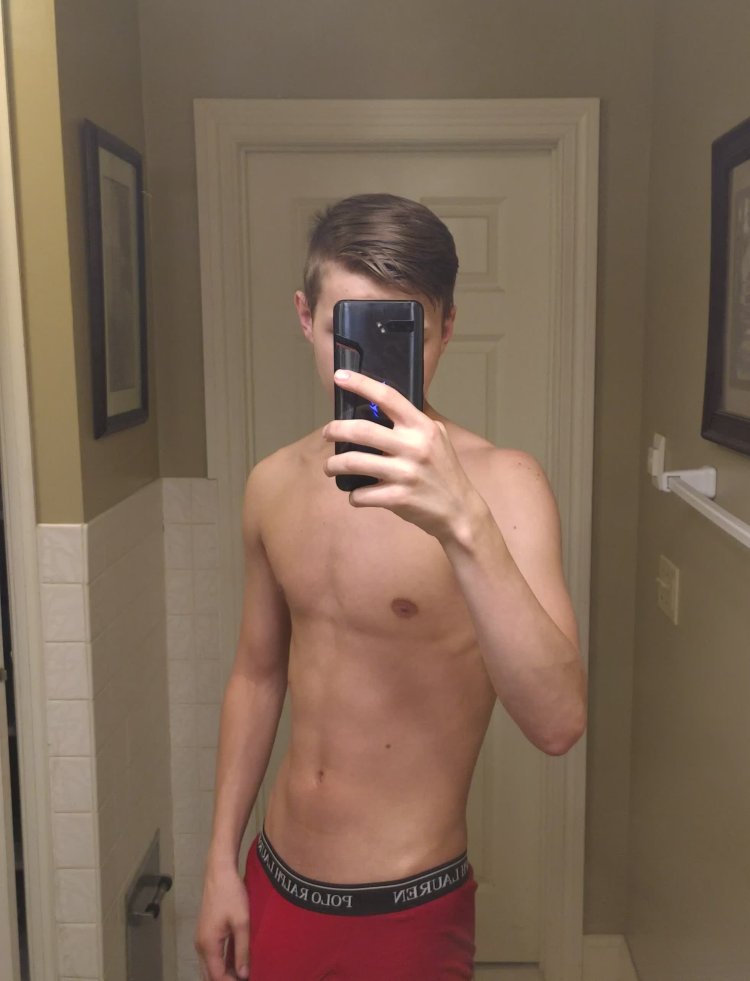 Aaron Moody BigwhiteCock20 Naked Member