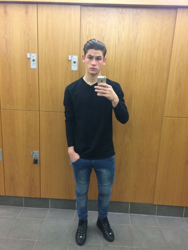 Aaron Moody BigwhiteCock Goyan Penis