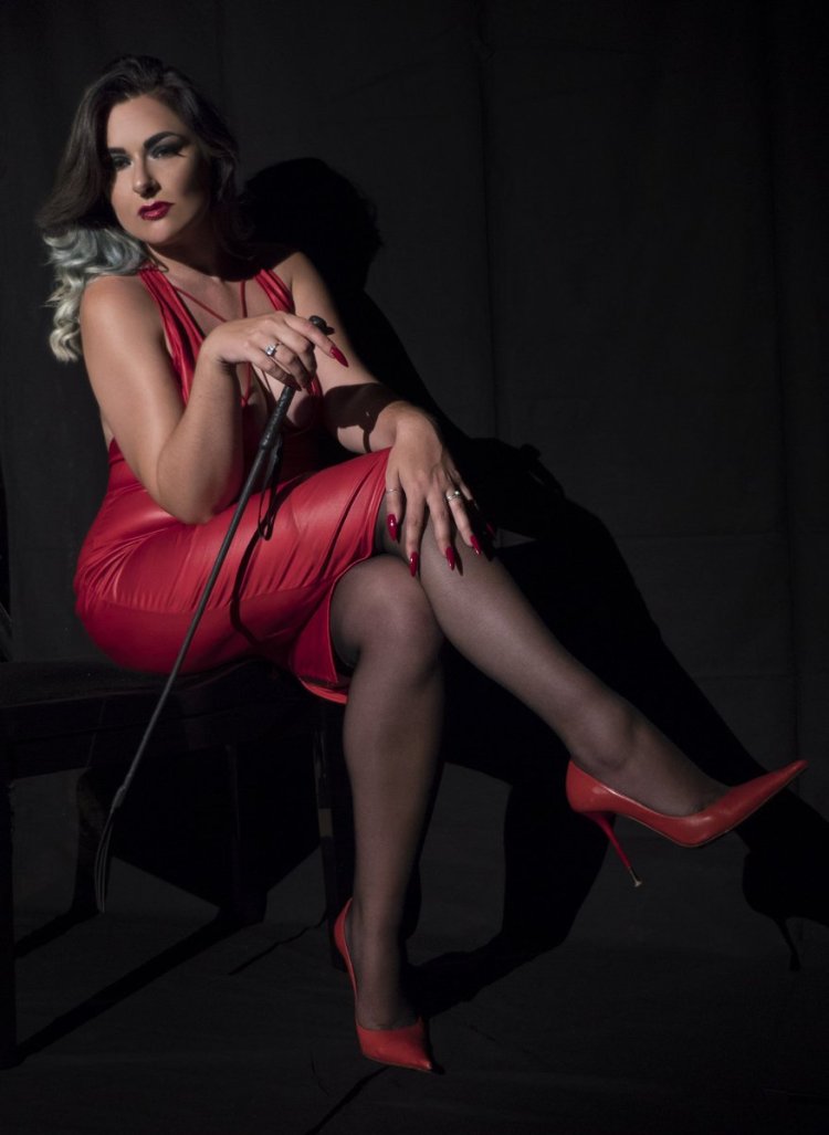 Mistress Sofia Fiori