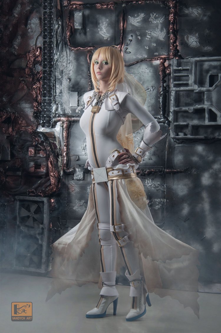 Hally Valentine (Helly Valentine)