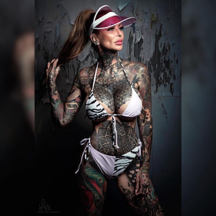 Stefani Erotic model