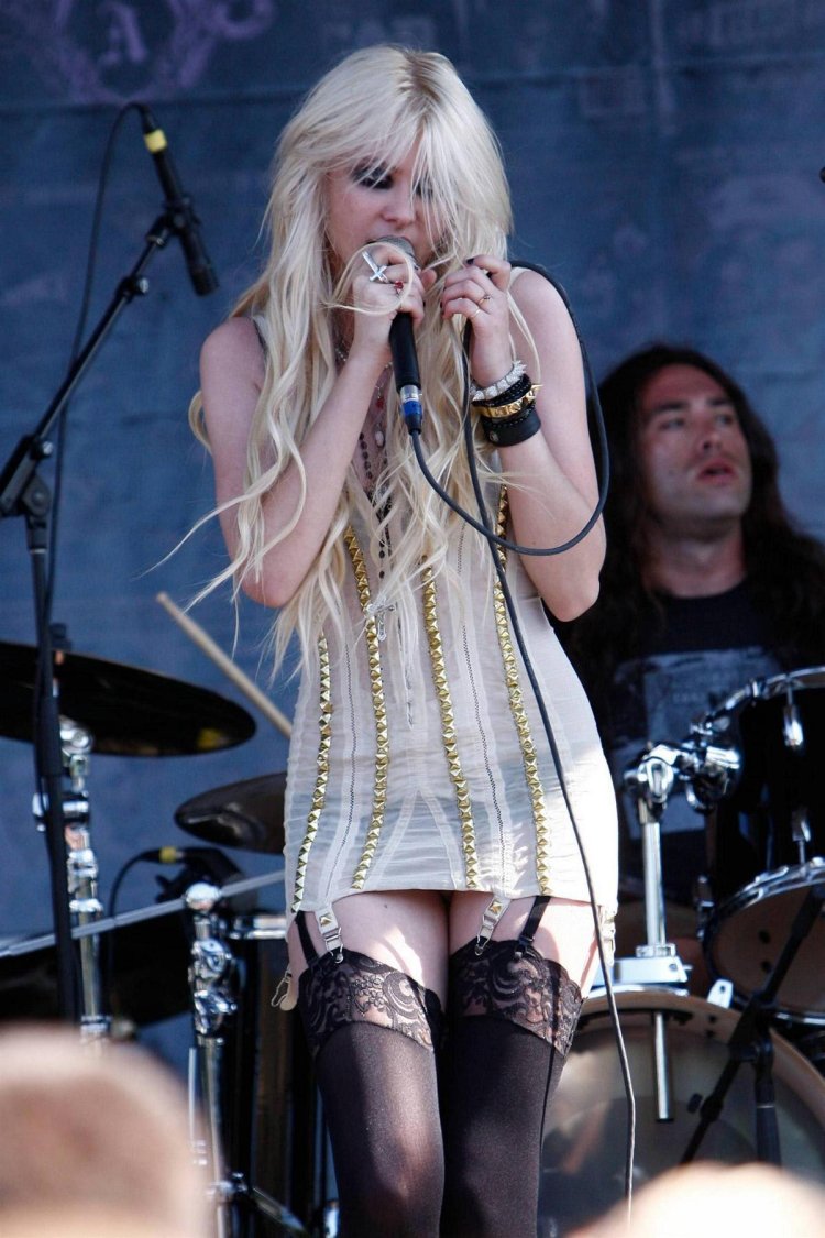 Lady Gaga Naked in London Club