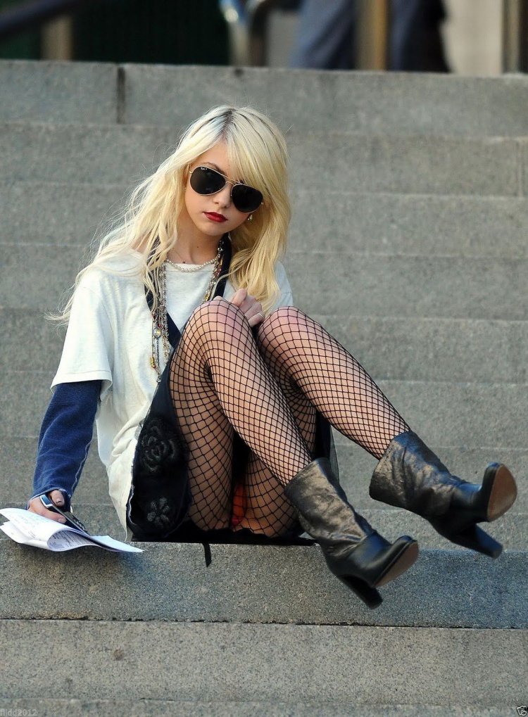 Taylor Momsen 15