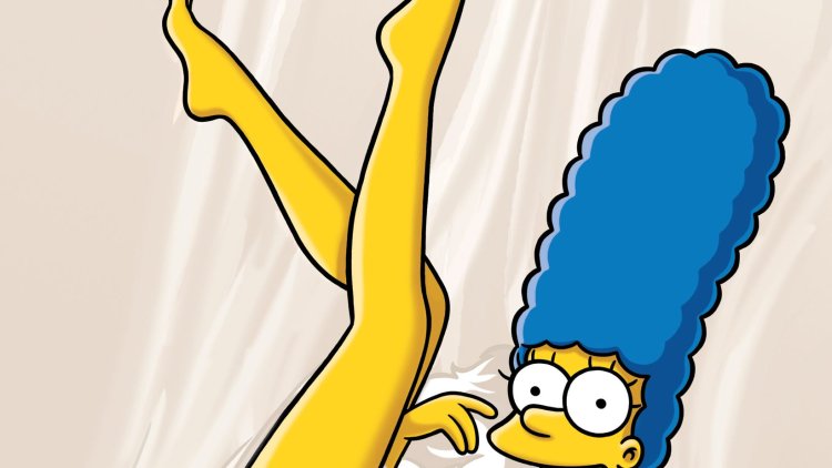 Marge Simpson in underwear cosplay