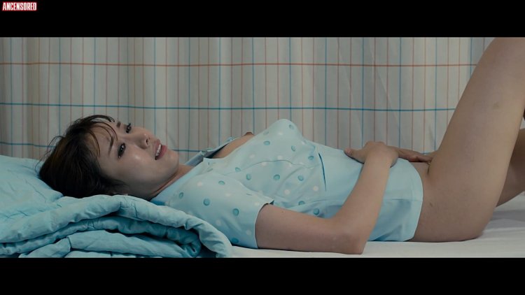 Kan Hyo Jeon Breast Naked