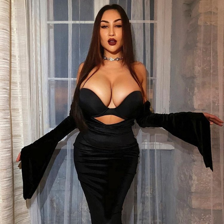 Big Tits Louisa Khovanski