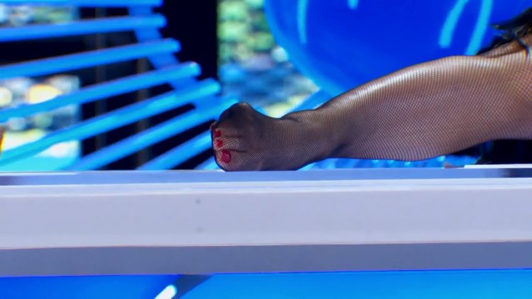 Katy Perry Legs Live