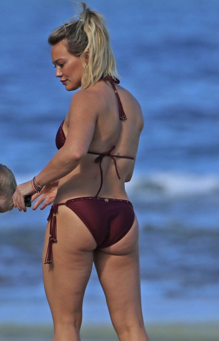 Sarah Lind in a swimsuit