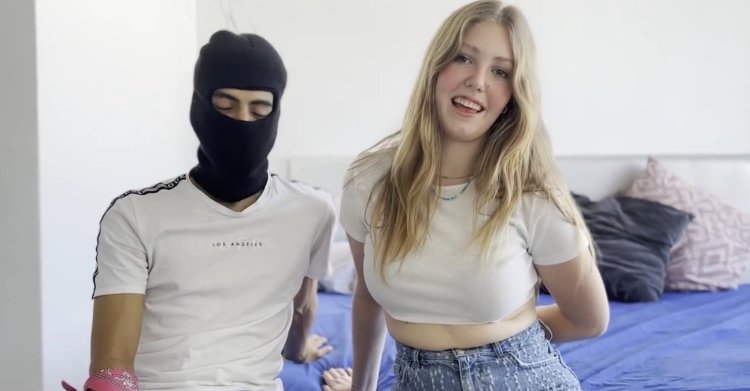 Claudia Bavel Pornography