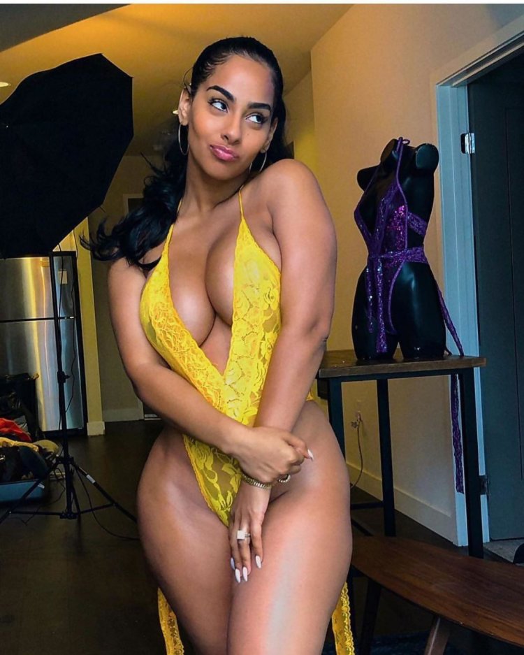 Ayisha diaz in heels naked