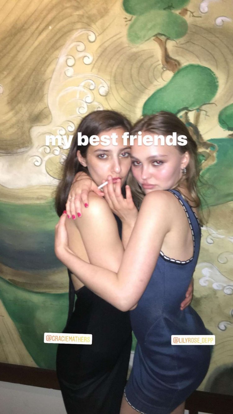 Lily Rose Depp Toples