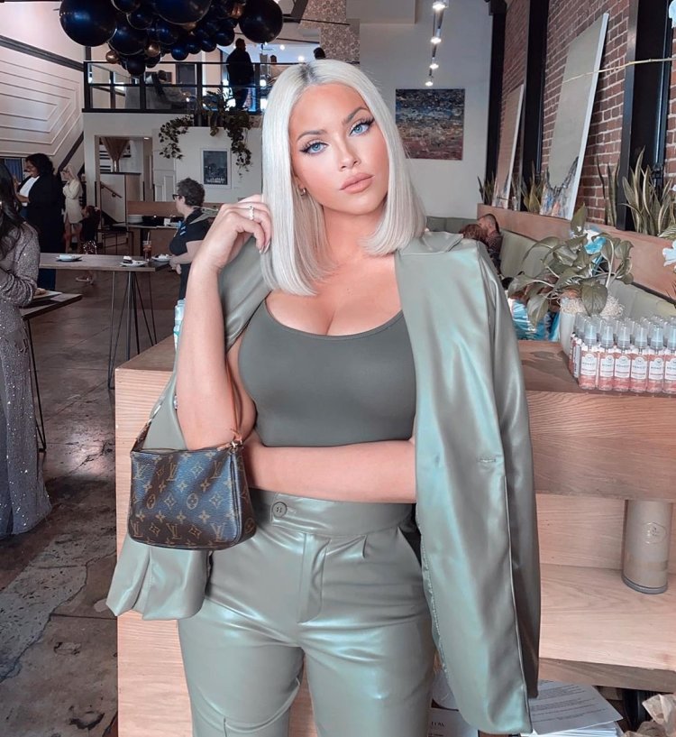 Olivia Casta Oliviacastaxx