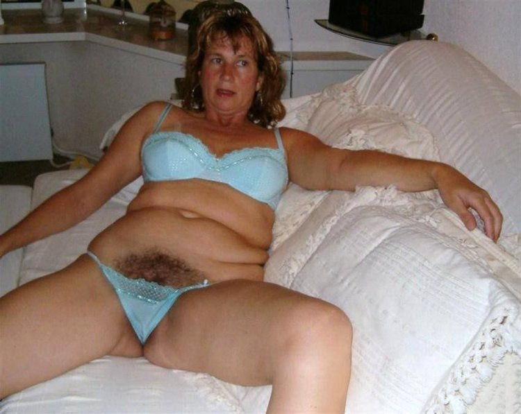 Lush old women in shorts