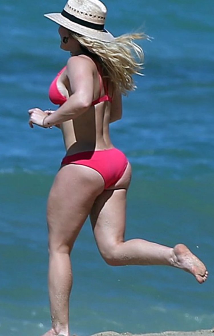 Hilary Duff Booty